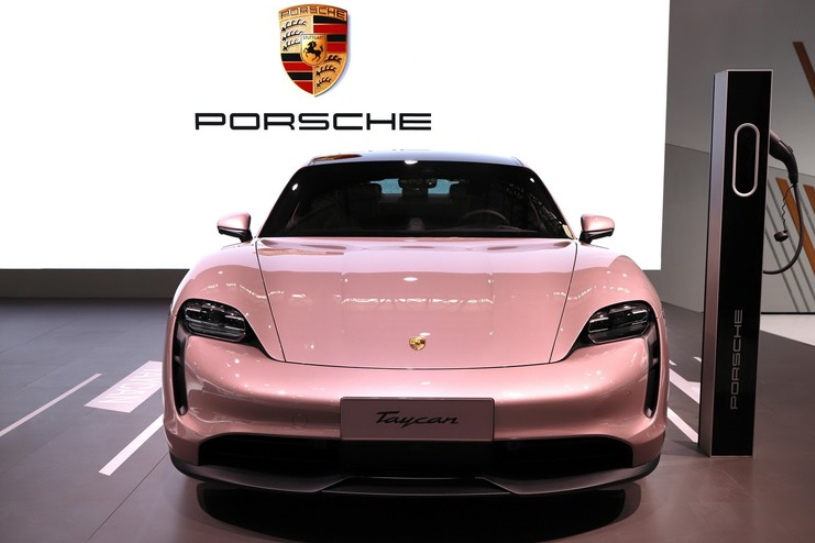 汽車(chē)改色膜：貼改色膜有什么技巧和注意事項(xiàng)？