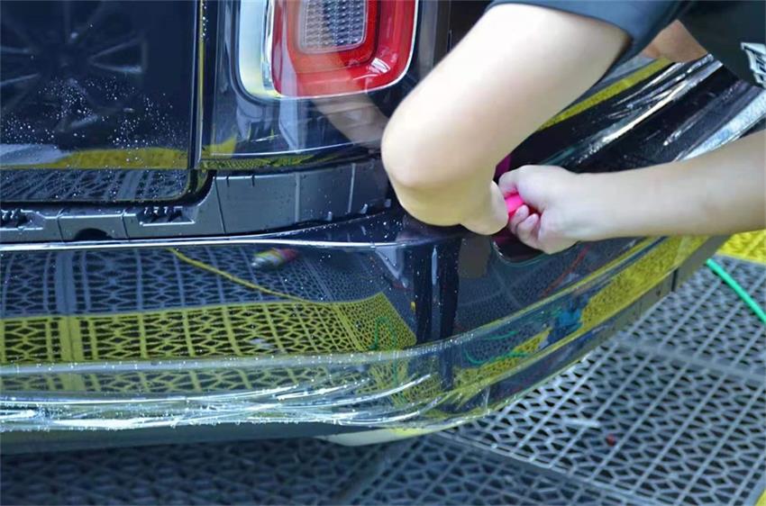 車身貼膜：貼膜的時候車主有哪些注意事項？